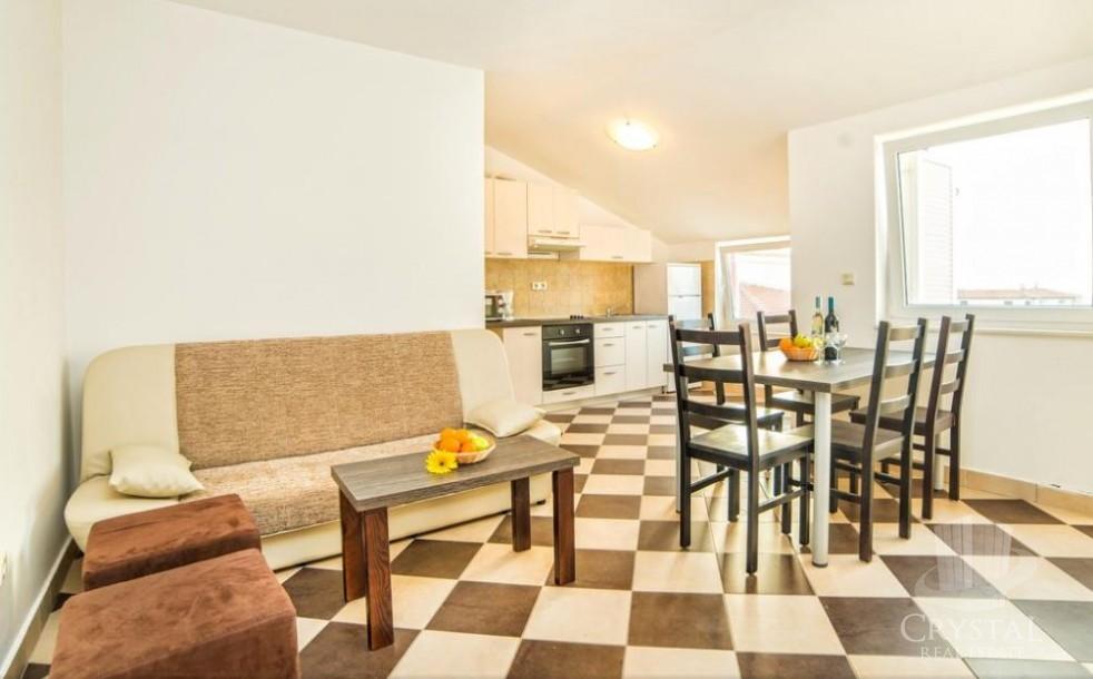 Stanovanje Novigrad 8