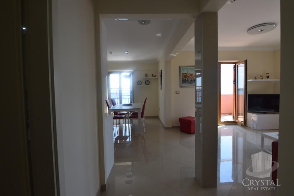 Stanovanje Novigrad 9