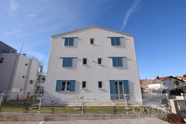 Stanovanje Novigrad 9