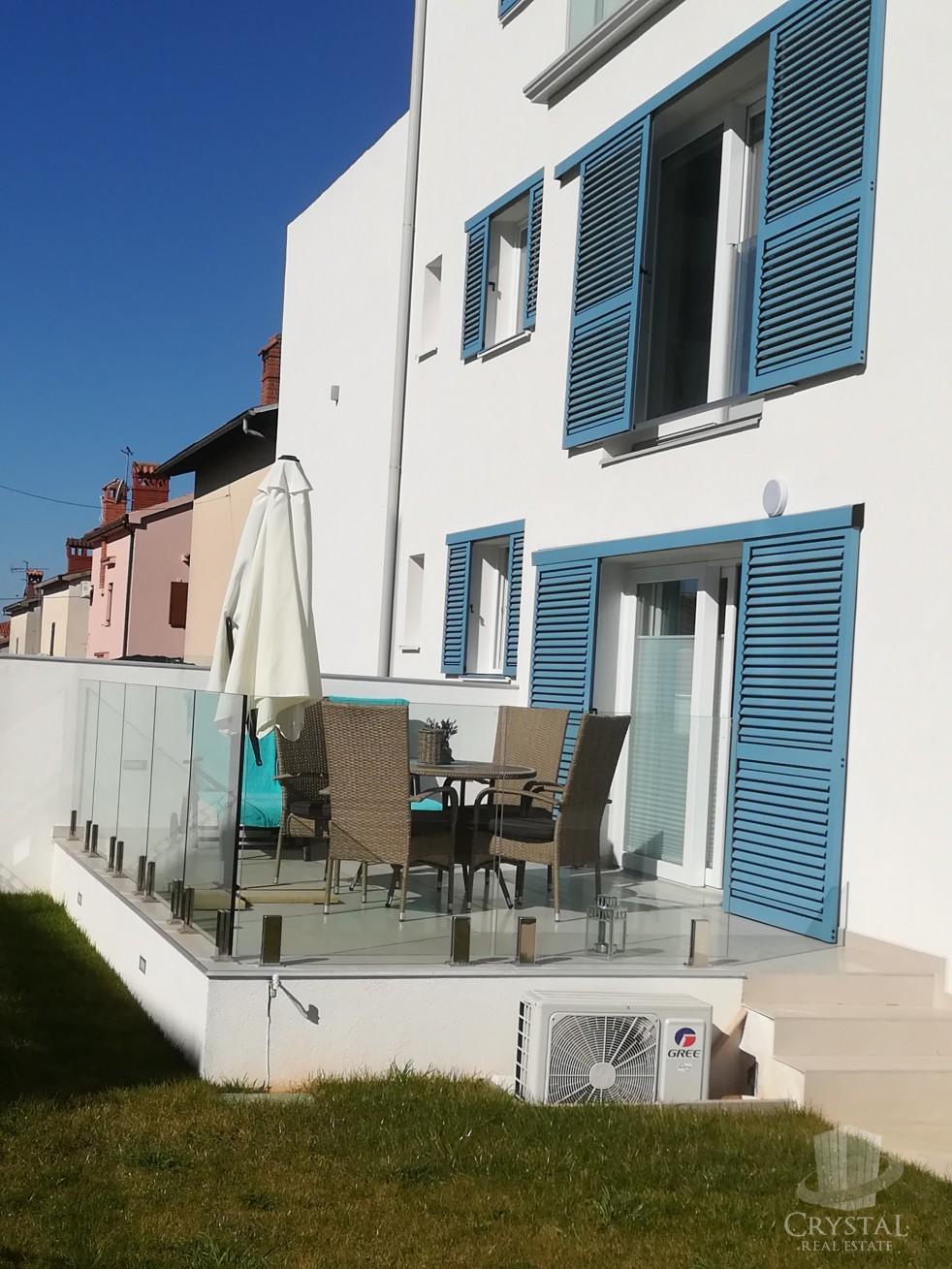 Stanovanje Novigrad 7