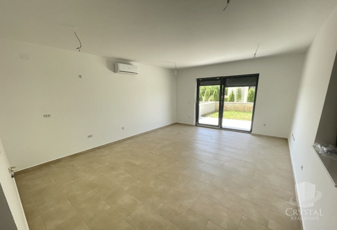 Hiša v vrsti Novigrad 13