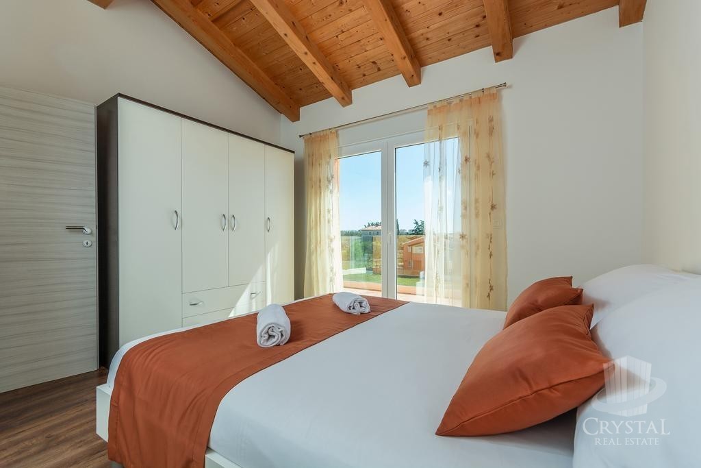hiša v vrsti, Novigrad 19